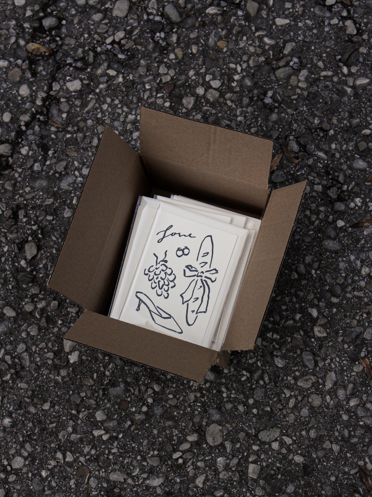 Folding card 'Love' baguette, grapes (risograph)