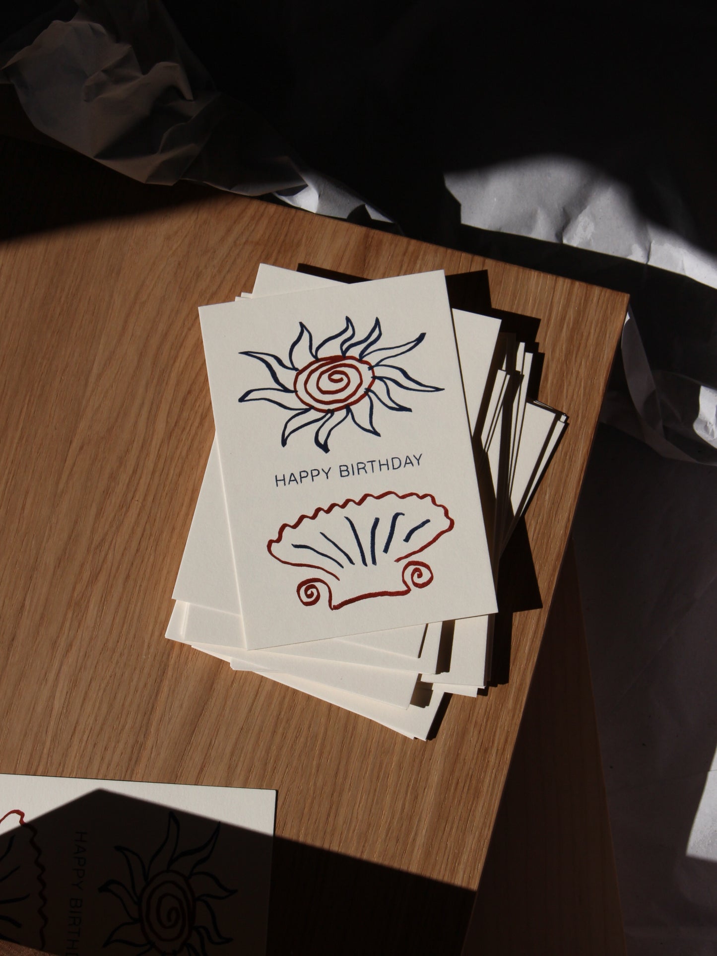 Postkarte 'Happy Birthday' Sun and Shell (Risographie)